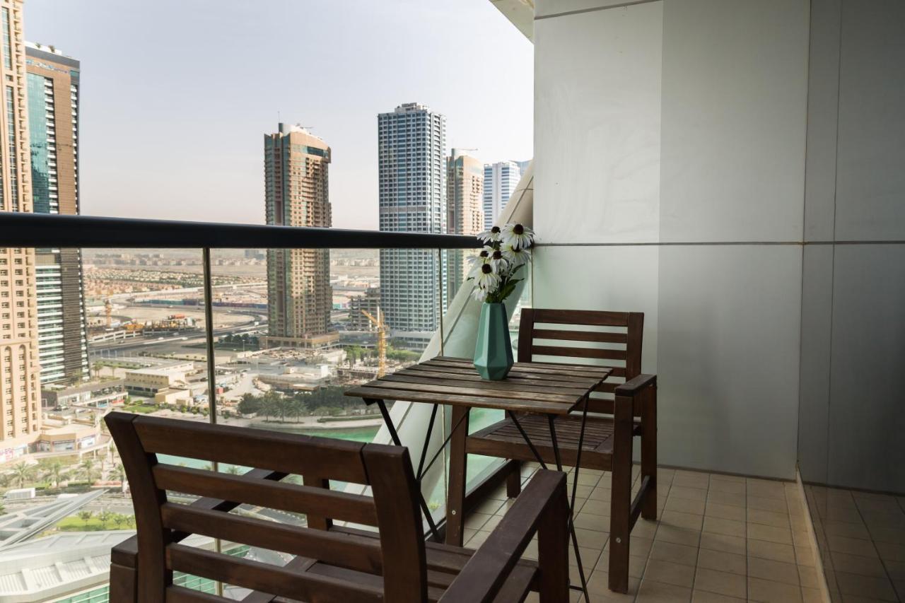Higuests - Cozy Studio With Panoramic Views On The Lake Leilighet Dubai Eksteriør bilde
