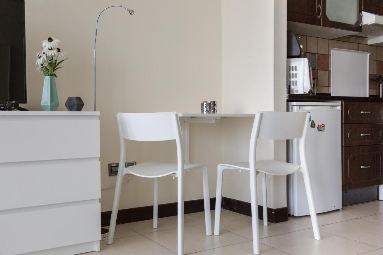 Higuests - Cozy Studio With Panoramic Views On The Lake Leilighet Dubai Eksteriør bilde