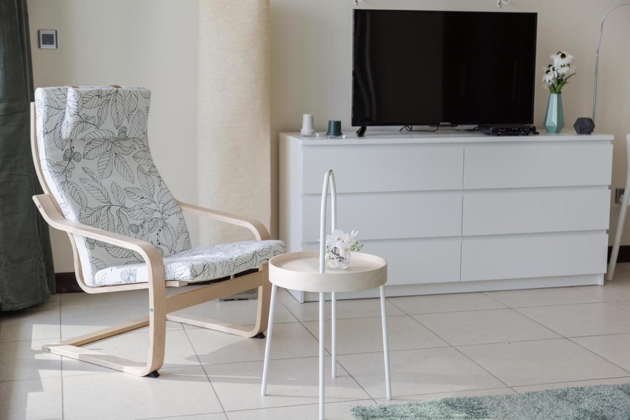 Higuests - Cozy Studio With Panoramic Views On The Lake Leilighet Dubai Eksteriør bilde